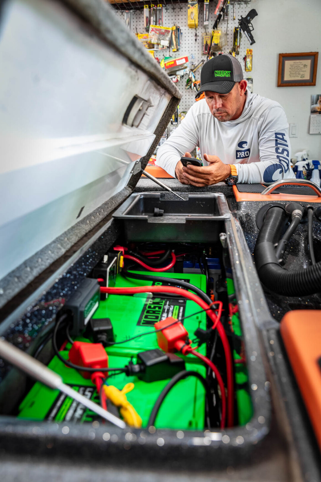 Bobby Lane Checking his two Norsk Lithium 36V 60Ah Batteries using Norsk Guardian Mobile app 010A6892