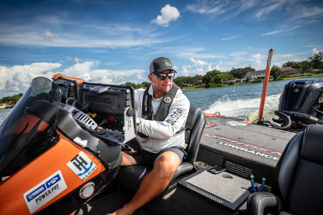 Bobby Lane driving in his 920 Elite Phoenix with Power pole Trolling motor powered by Norsk Lithium 36V 60Ah Batteries 010A7166
