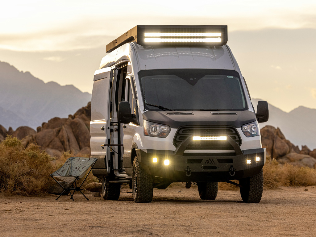 Vanlife Adventurer camping in the desert