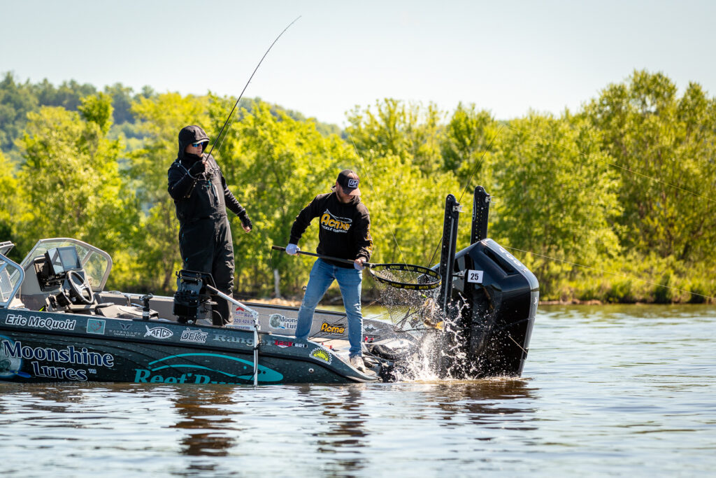 Eric McQuoid Norsk Lithium Pro Staff Angler at NWT National Walleye Tour Event Fishing Mississippi River