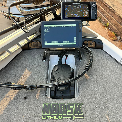 Derek Her Bow Of Phoenix with Norsk Carpet Sticker