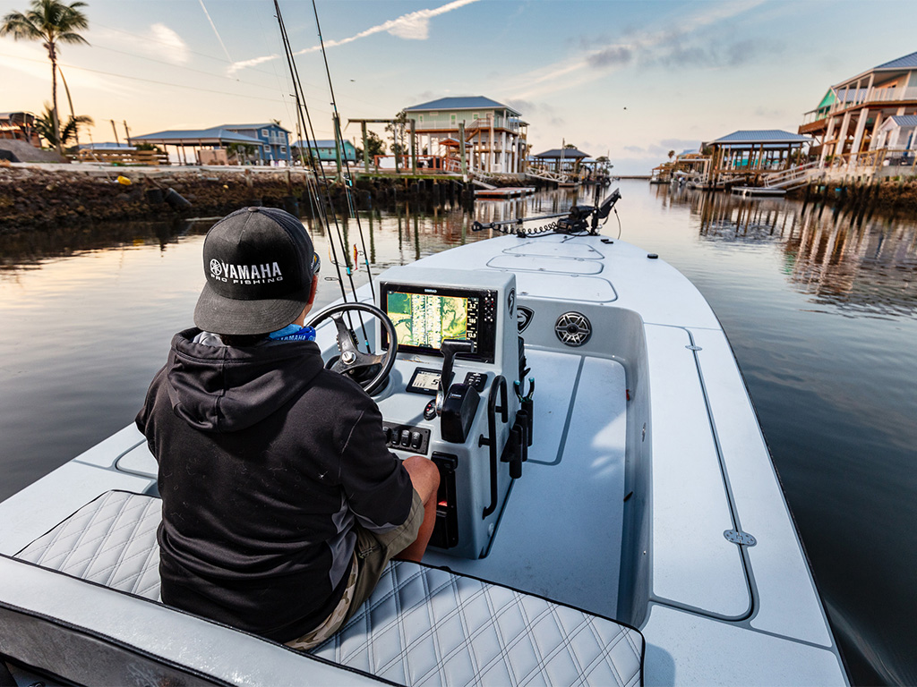 Angler headed out of the marina in his Skiff powered by Norsk Lithium Batteries