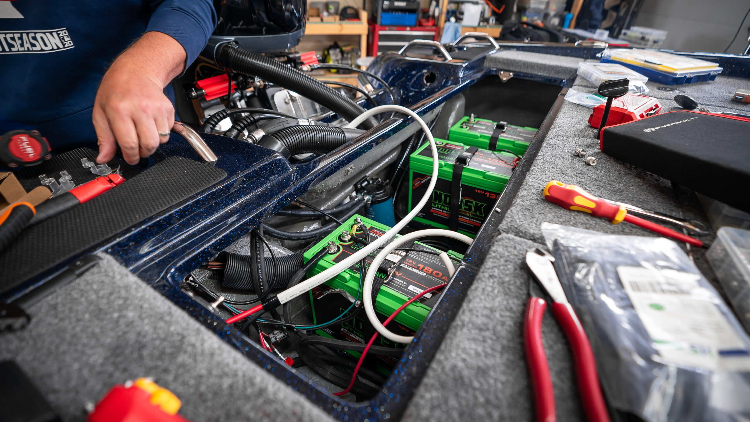 Dealer or DIY marine battery rigging planning